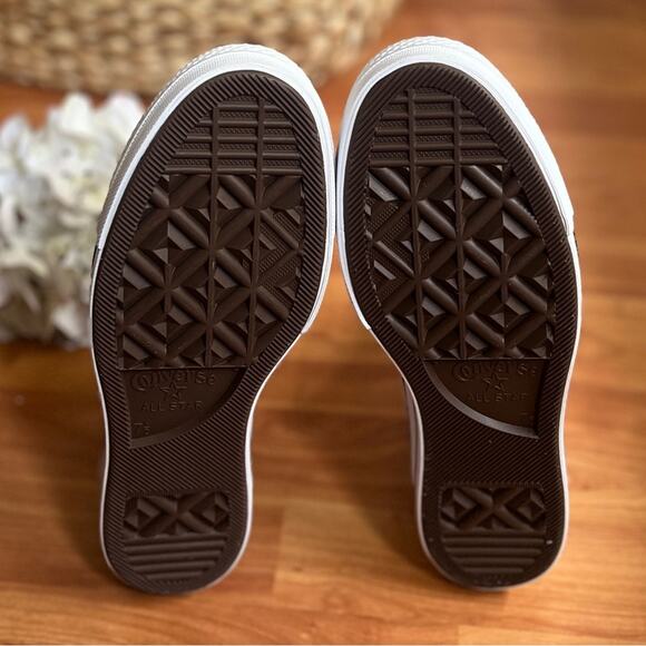 NEW Womens Size 9.5 Converse Chuck Taylor Dalmatian High Top Lift Platform Shoe - Picture 9 of 9